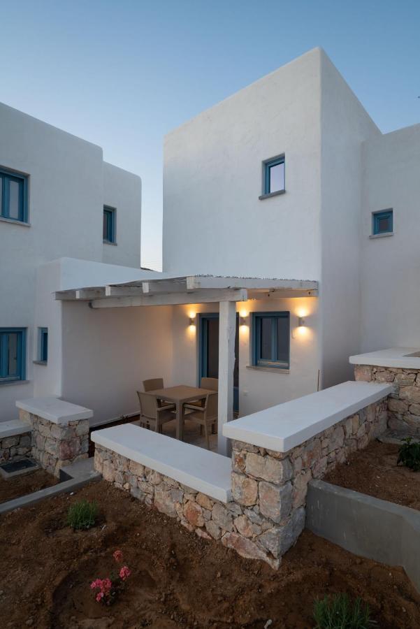 Camvillia Donoussa Village Suites ภายนอก รูปภาพ